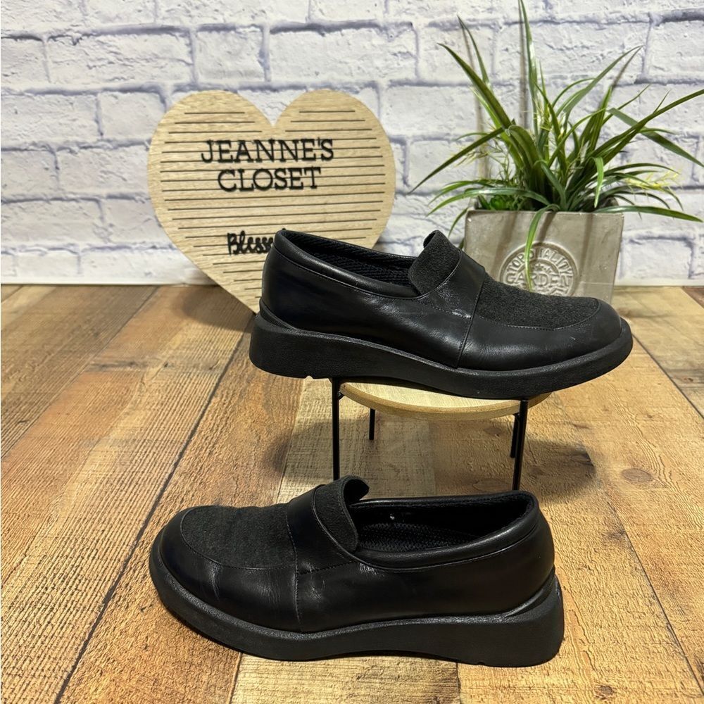 Bally Taona leather loafers with flannel uppers size 8
